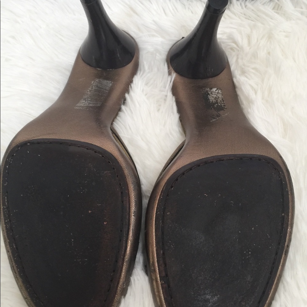 Authentic Gucci Gold Metallic Sandals - Picture 5 of 5
